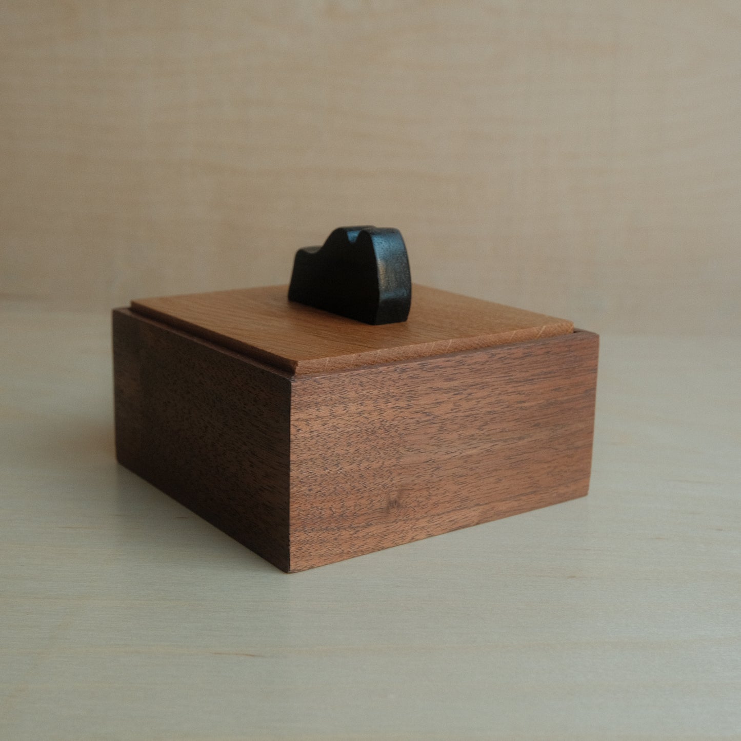 Walnut Decorative Keepsake Box 014