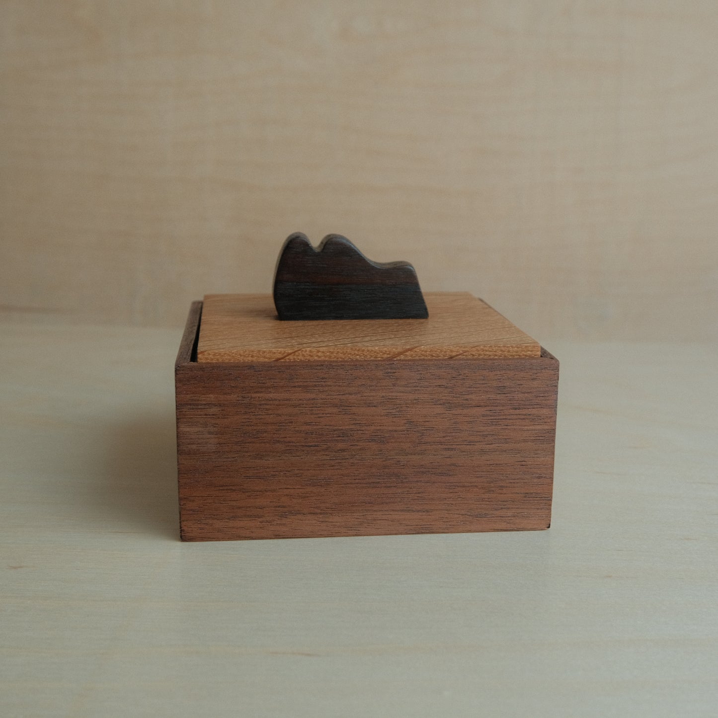 Walnut Decorative Keepsake Box 014