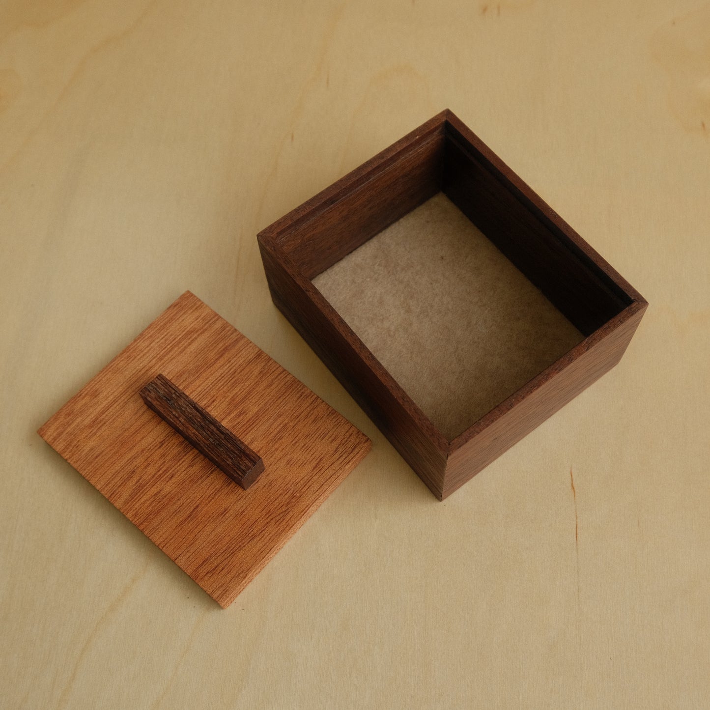 Walnut Decorative Keepsake Box 008