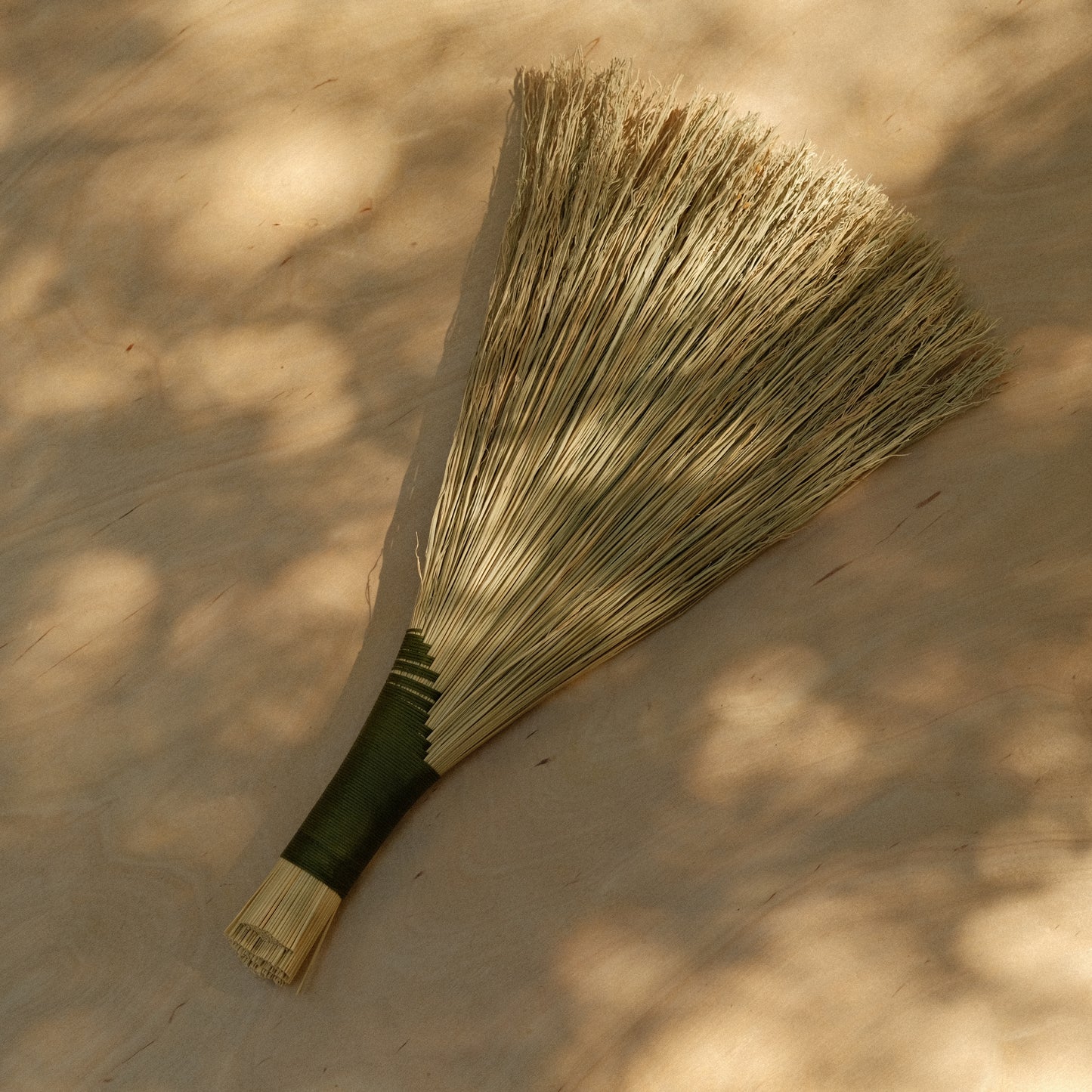 Regular Shaker Style Turkey Wing Hand Broom