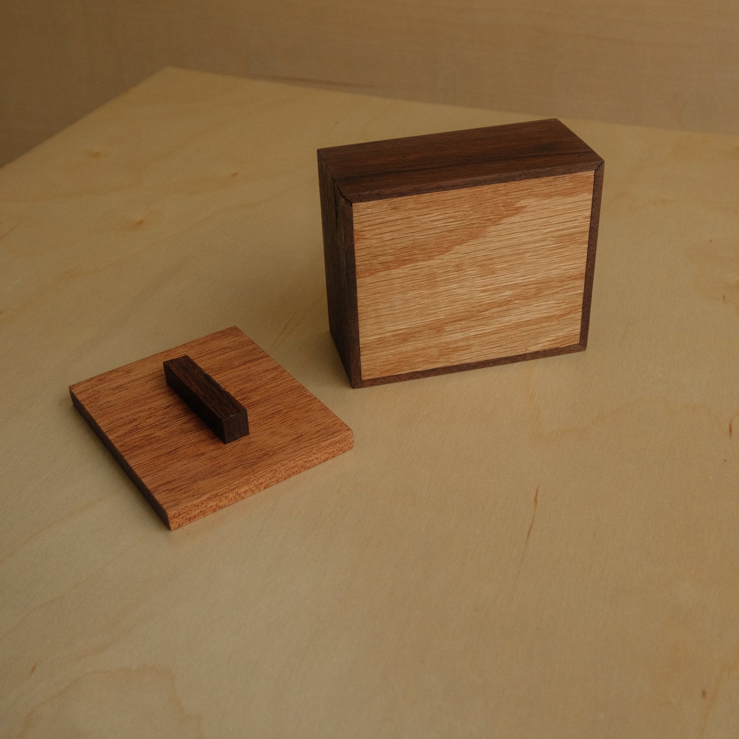 Walnut Decorative Keepsake Box 008