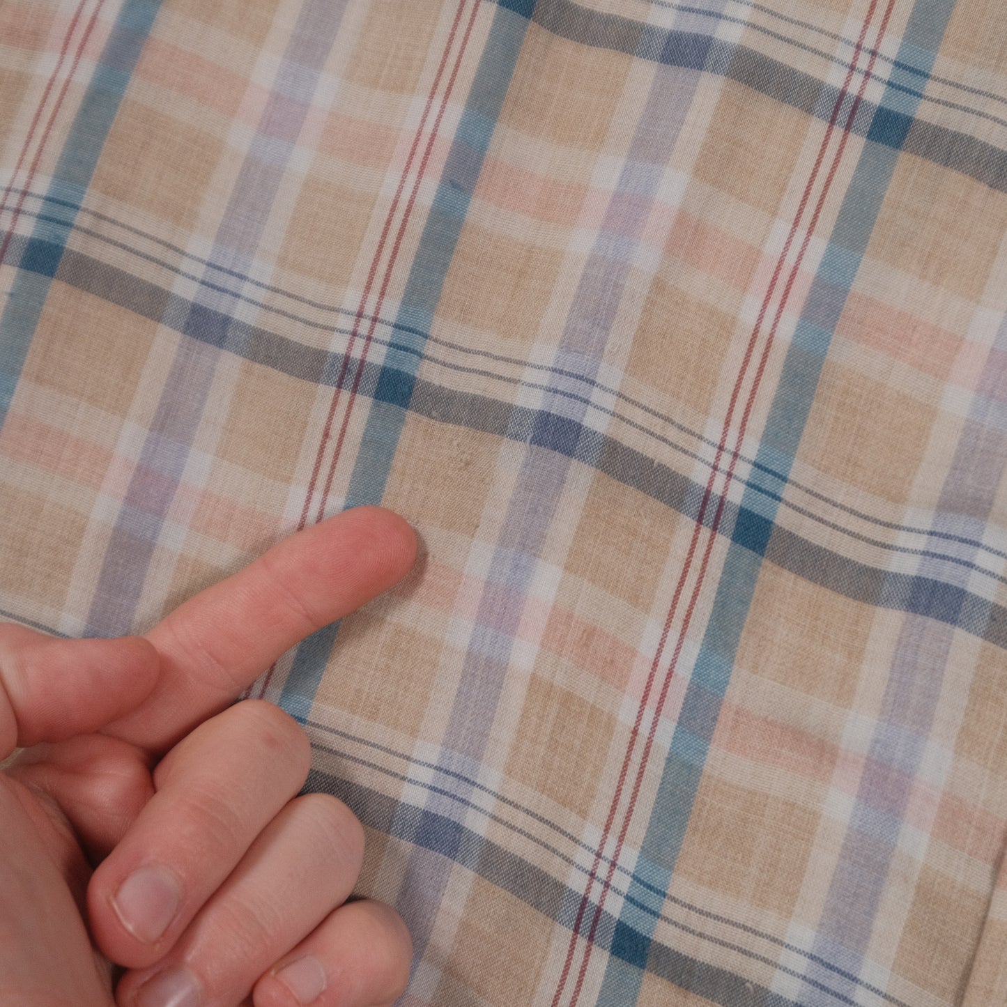 Vintage 70’s Levi’s Short Sleeve Button Up Tan Plaid Men’s Large Made in Korea Flap Pocket