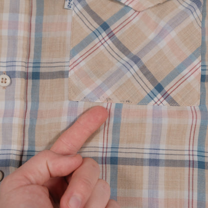 Vintage 70’s Levi’s Short Sleeve Button Up Tan Plaid Men’s Large Made in Korea Flap Pocket